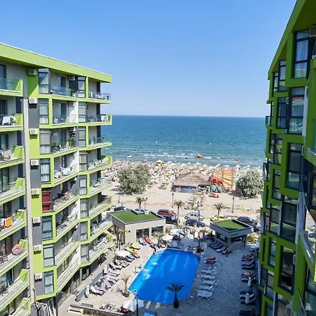 Berlin Luxury N Pool Năvodari