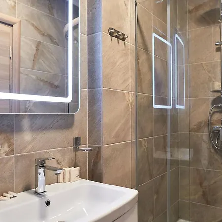 Berlin Luxury N Pool