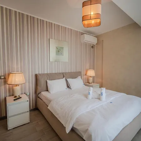 Berlin Luxury N Pool Apartment